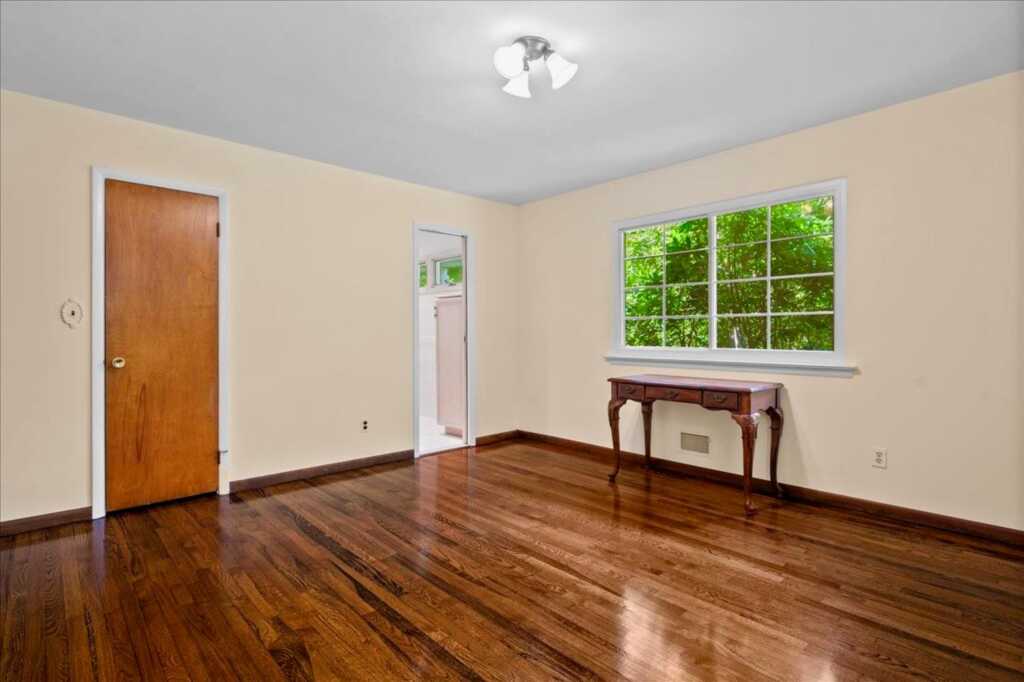 205 Radcliff Drive, Nyack, NY 10960 - Photo 16 of 33