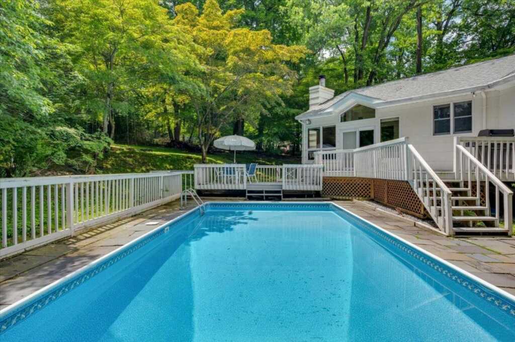 205 Radcliff Drive, Nyack, NY 10960 - Photo 31 of 33