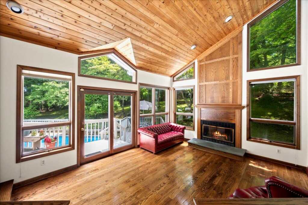 205 Radcliff Drive, Nyack, NY 10960 - Photo 4 of 33