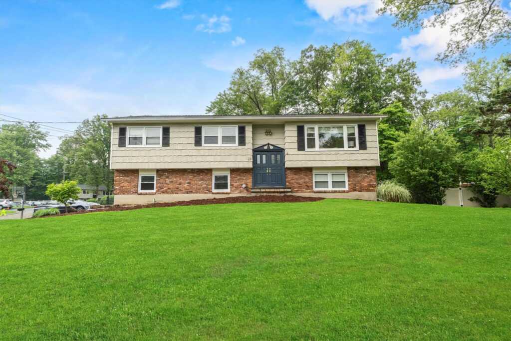 23 Old Brick Road, New City, NY 10956 - Photo 4 of 47
