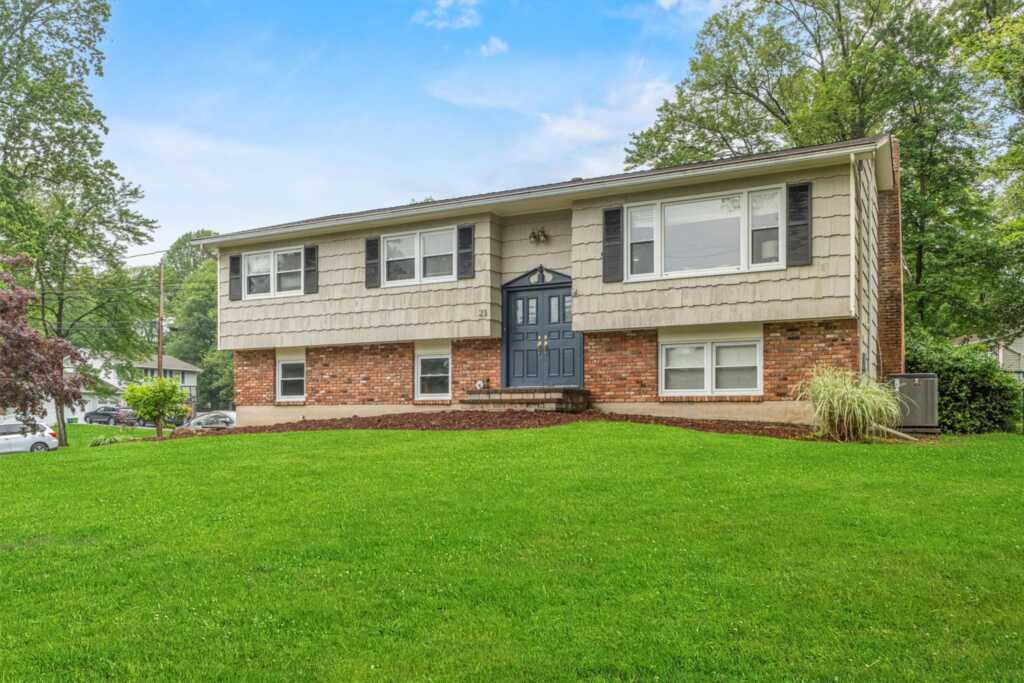 23 Old Brick Road, New City, NY 10956 - Photo 5 of 47