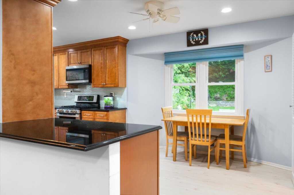 71 Harlan Drive, New Rochelle, NY 10804 - Photo 12 of 36