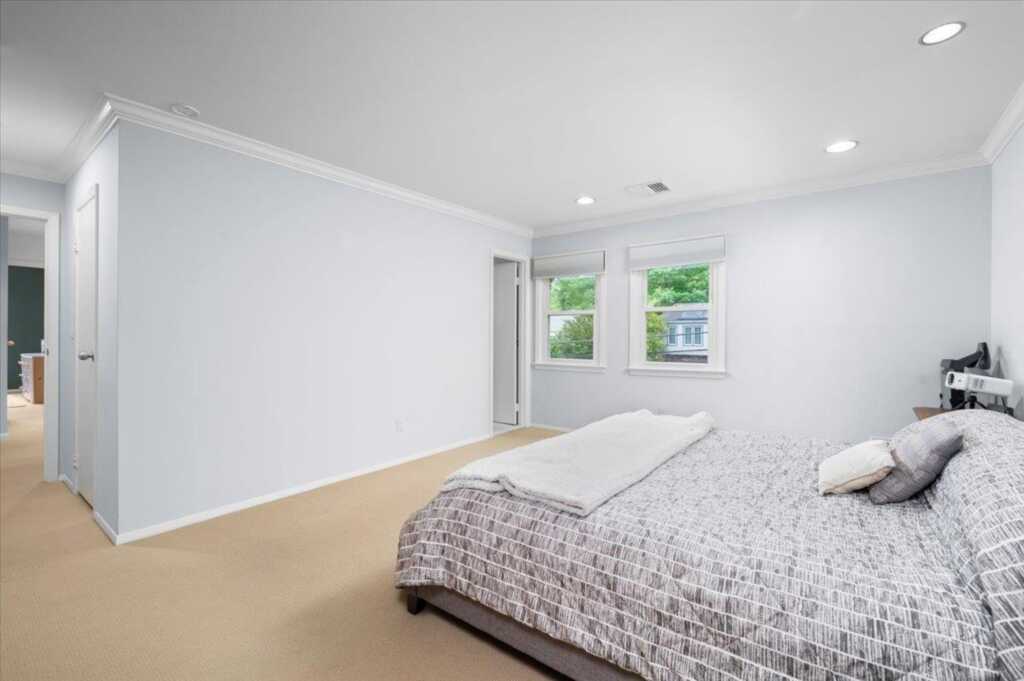 71 Harlan Drive, New Rochelle, NY 10804 - Photo 17 of 36