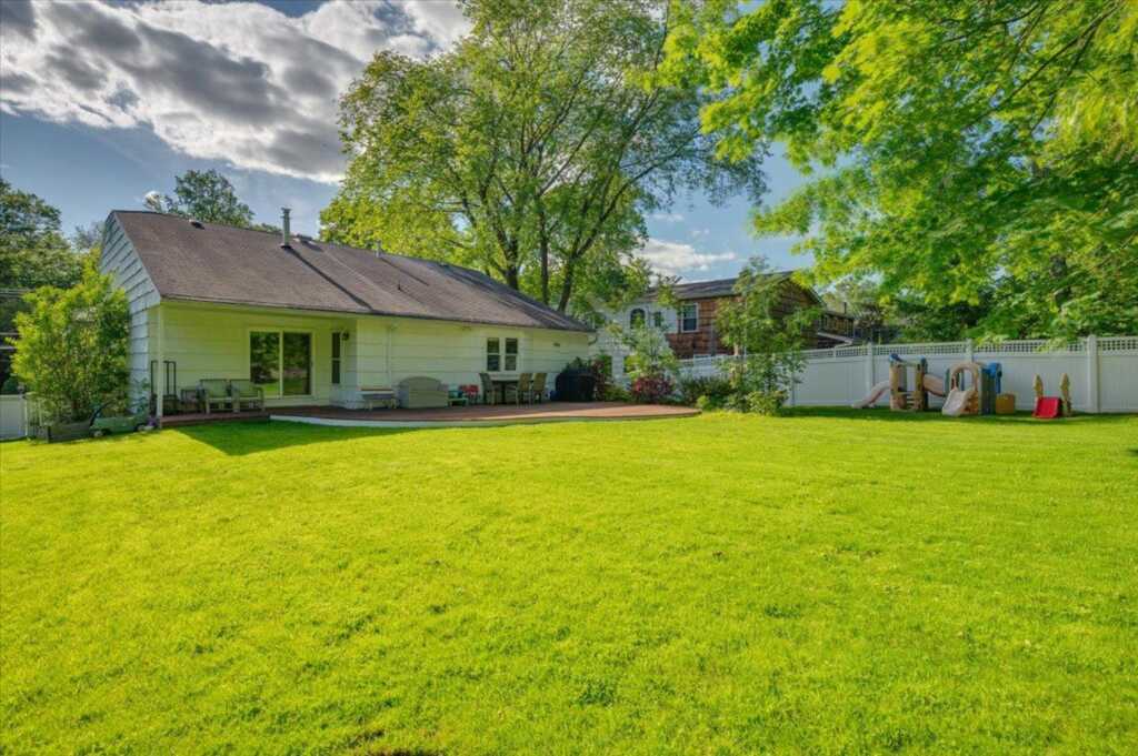 71 Harlan Drive, New Rochelle, NY 10804 - Photo 31 of 36