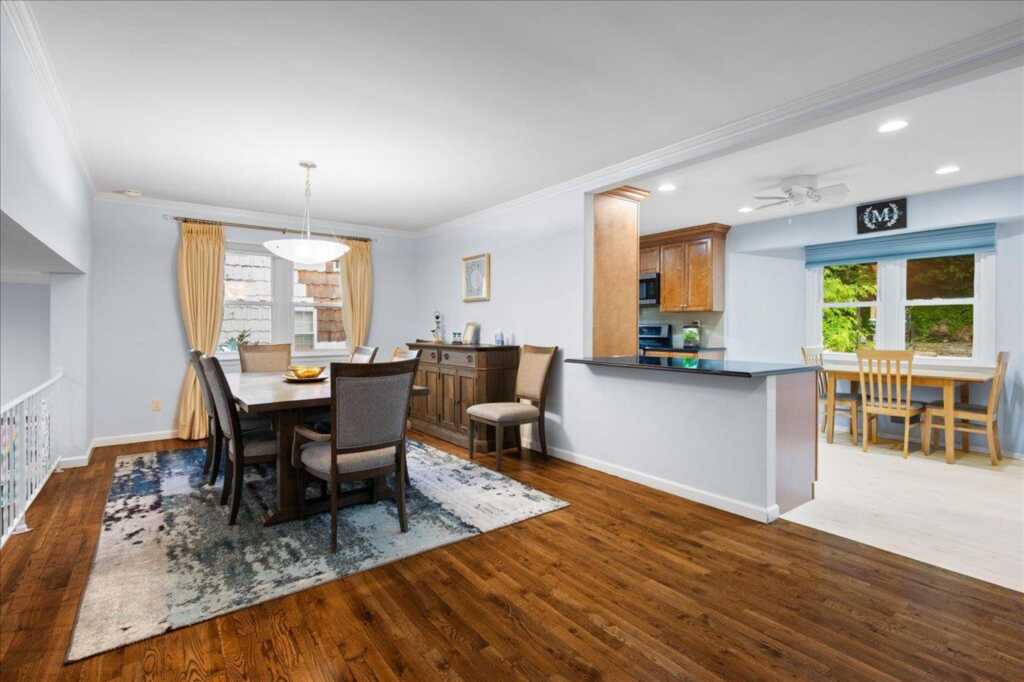 71 Harlan Drive, New Rochelle, NY 10804 - Photo 8 of 36