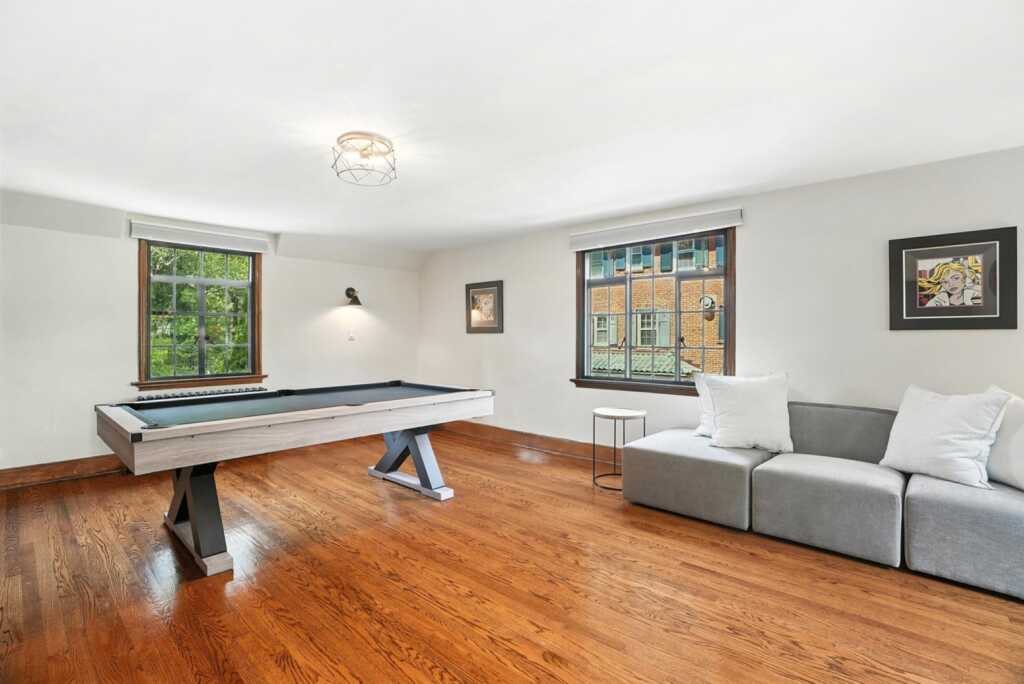 276 Overlook Road, New Rochelle, NY 10804 - Photo 15 of 42