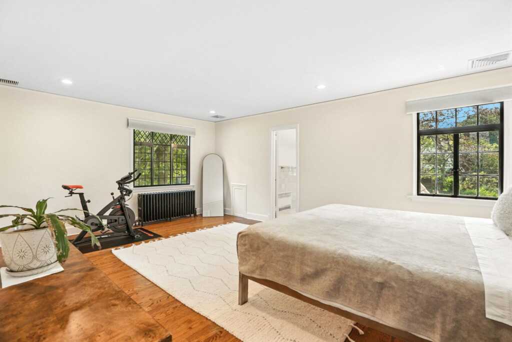 276 Overlook Road, New Rochelle, NY 10804 - Photo 23 of 42