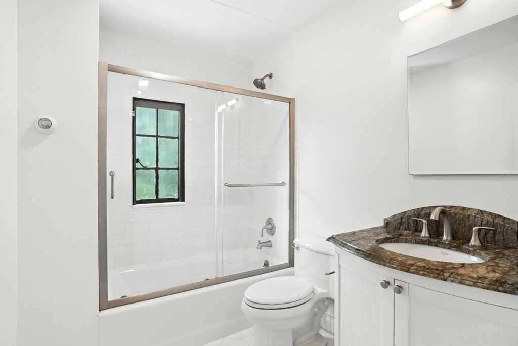276 Overlook Road, New Rochelle, NY 10804 - Photo 28 of 42