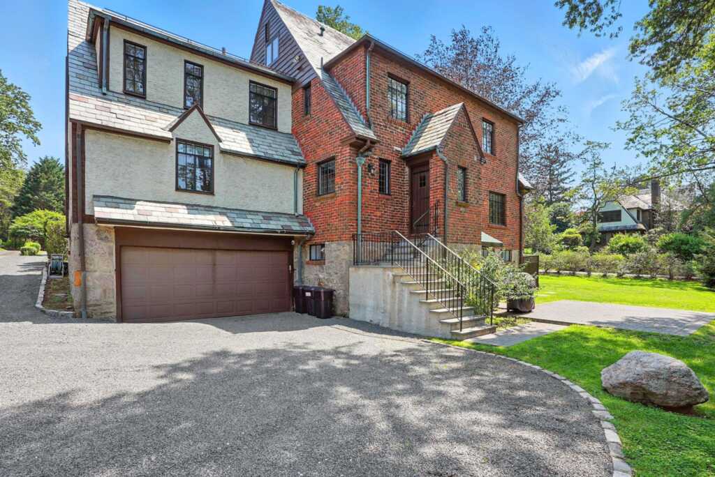 276 Overlook Road, New Rochelle, NY 10804 - Photo 35 of 42