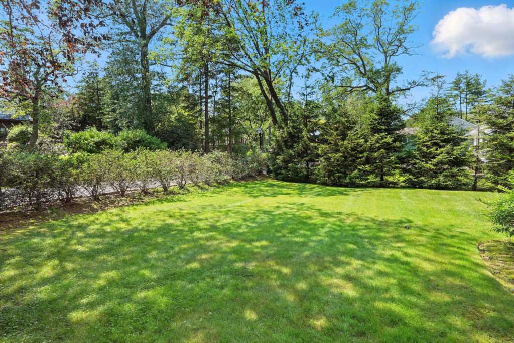 276 Overlook Road, New Rochelle, NY 10804 - Photo 36 of 42