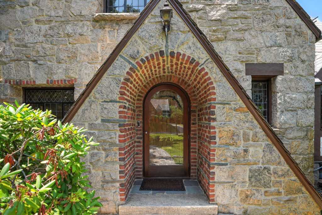 276 Overlook Road, New Rochelle, NY 10804 - Photo 38 of 42