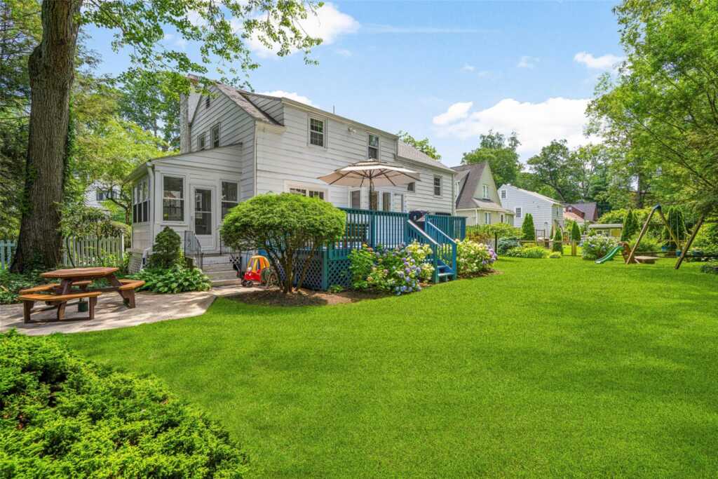 44 Kingsbury Road, New Rochelle, NY 10804 - Photo 33 of 40