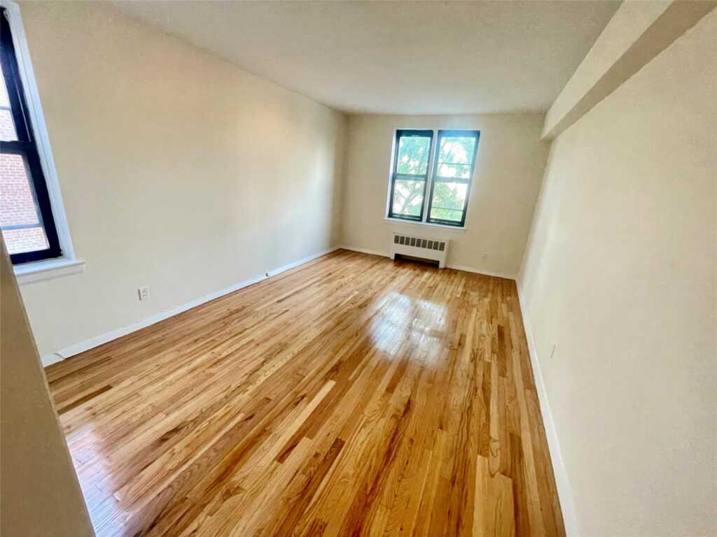 10 Franklin Avenue, Unit #4J, White Plains, NY 10601 - Photo 5 of 7
