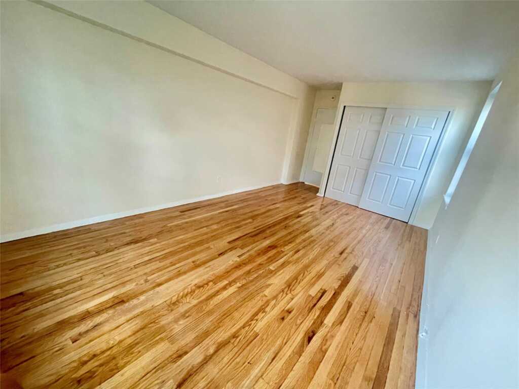 10 Franklin Avenue, Unit #4J, White Plains, NY 10601 - Photo 6 of 7