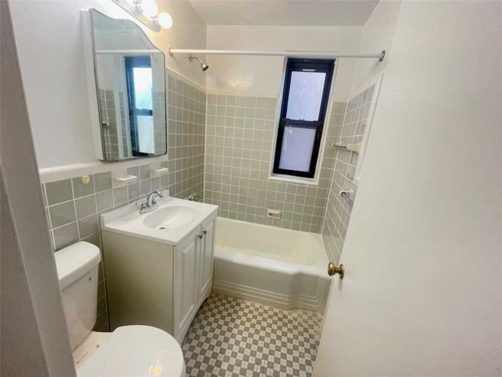 10 Franklin Avenue, Unit #4J, White Plains, NY 10601 - Photo 7 of 7
