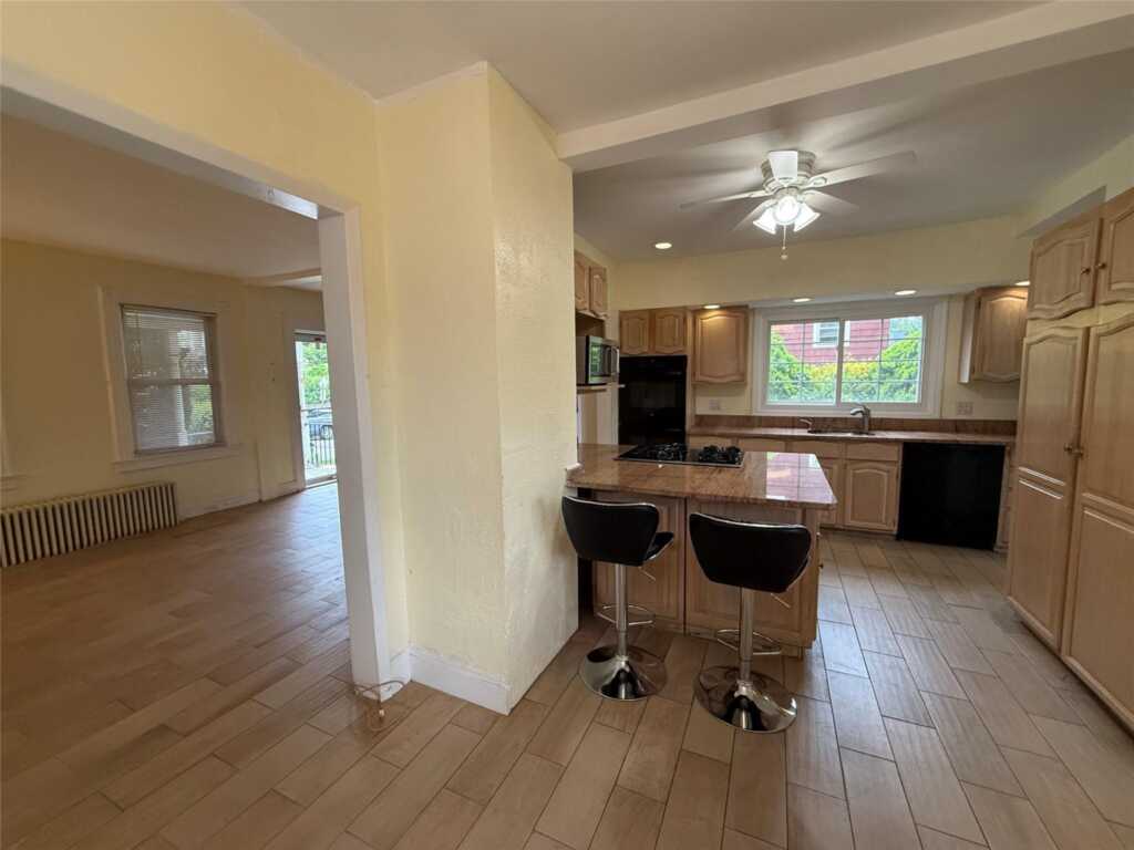 20 Congress Street, New Rochelle, NY 10801 - Photo 2 of 29