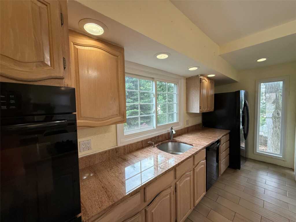 20 Congress Street, New Rochelle, NY 10801 - Photo 5 of 29
