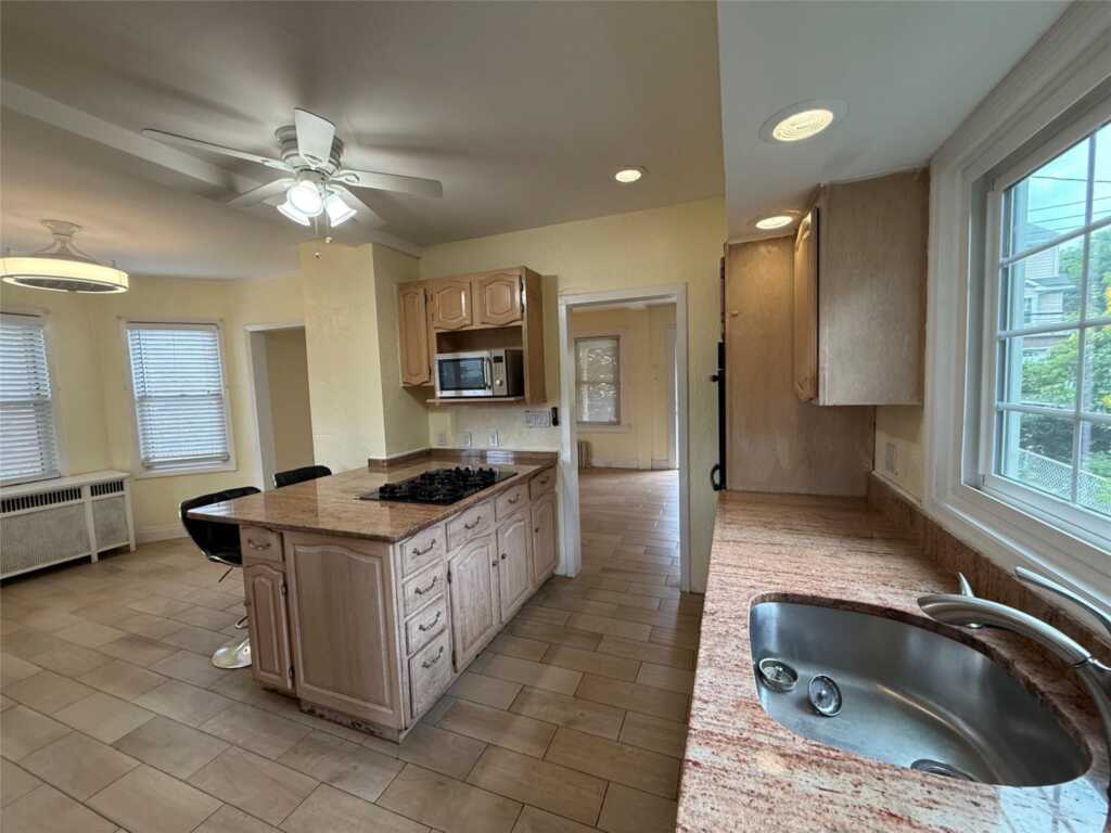 20 Congress Street, New Rochelle, NY 10801 - Photo 7 of 29