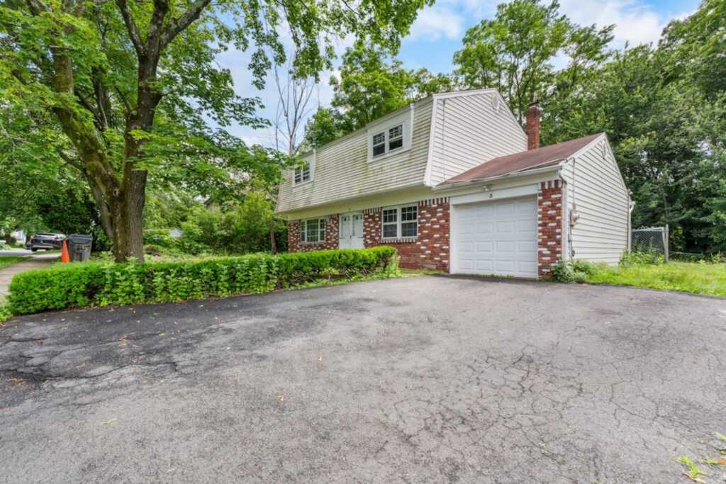 3 Valley Drive, Nanuet, NY 10954 - Photo 2 of 23
