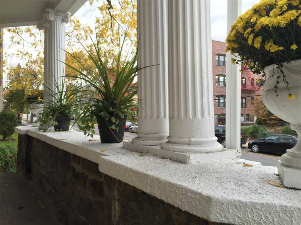 26 Coligni Avenue, Unit #2-1, New Rochelle, NY 10801 - Photo 2 of 10