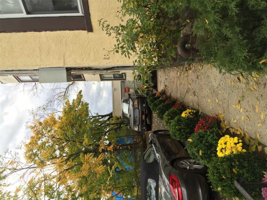 26 Coligni Avenue, Unit #2-1, New Rochelle, NY 10801 - Photo 3 of 10