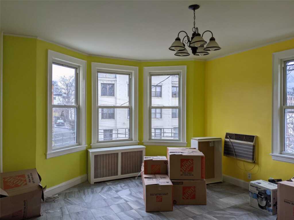 26 Coligni Avenue, Unit #2-1, New Rochelle, NY 10801 - Photo 6 of 10