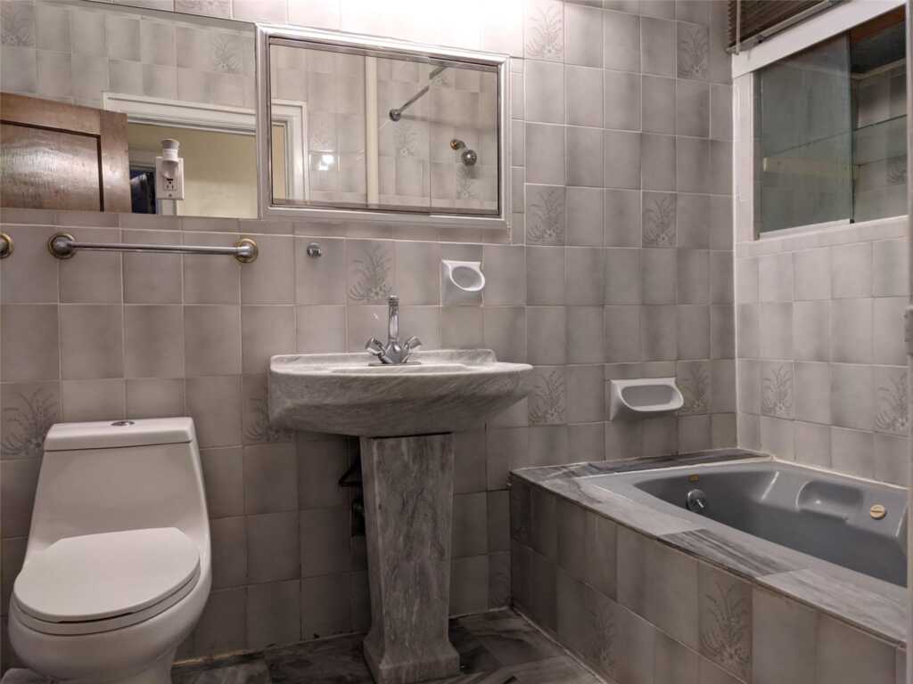 26 Coligni Avenue, Unit #2-1, New Rochelle, NY 10801 - Photo 9 of 10