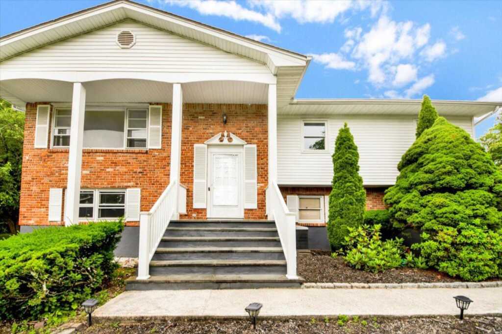 75 Burda Place, New City, NY 10956