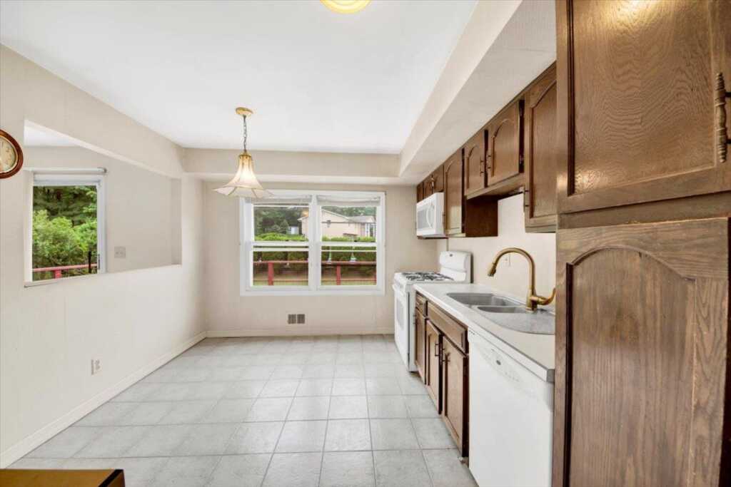75 Burda Place, New City, NY 10956 - Photo 11 of 38