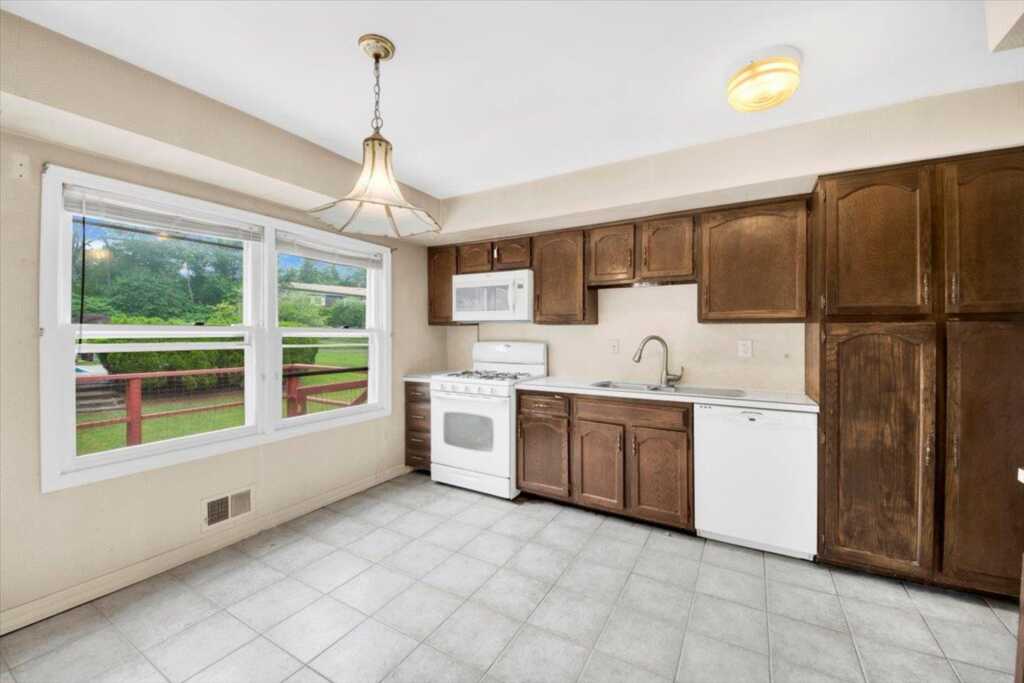 75 Burda Place, New City, NY 10956 - Photo 12 of 38