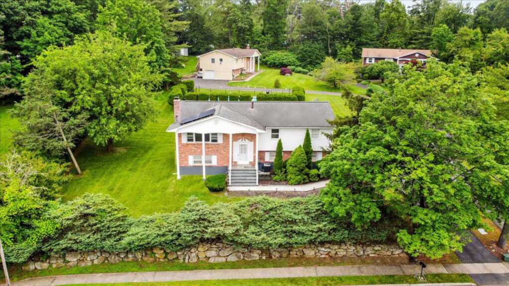 75 Burda Place, New City, NY 10956 - Photo 2 of 38