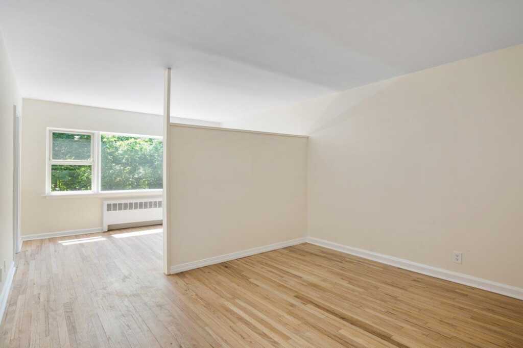 437 Pelham Road, Unit #B1, New Rochelle, NY 10805 - Photo 13 of 20