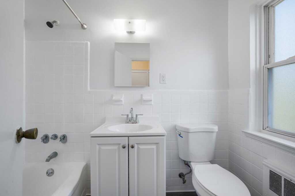 437 Pelham Road, Unit #B1, New Rochelle, NY 10805 - Photo 2 of 20