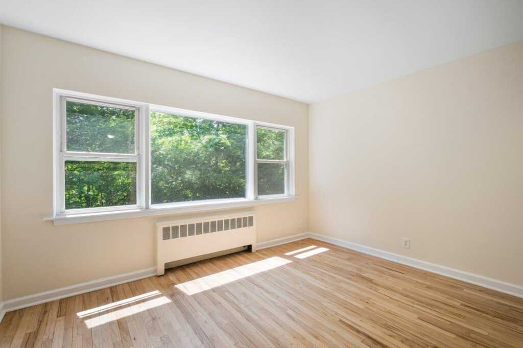 437 Pelham Road, Unit #B1, New Rochelle, NY 10805 - Photo 3 of 20