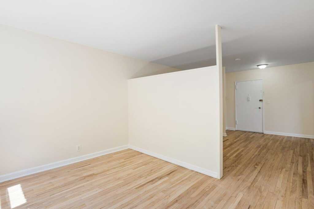 437 Pelham Road, Unit #B1, New Rochelle, NY 10805 - Photo 4 of 20