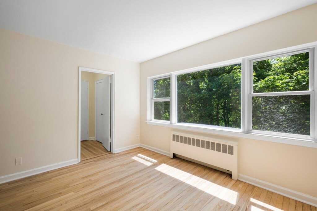 437 Pelham Road, Unit #B1, New Rochelle, NY 10805 - Photo 5 of 20