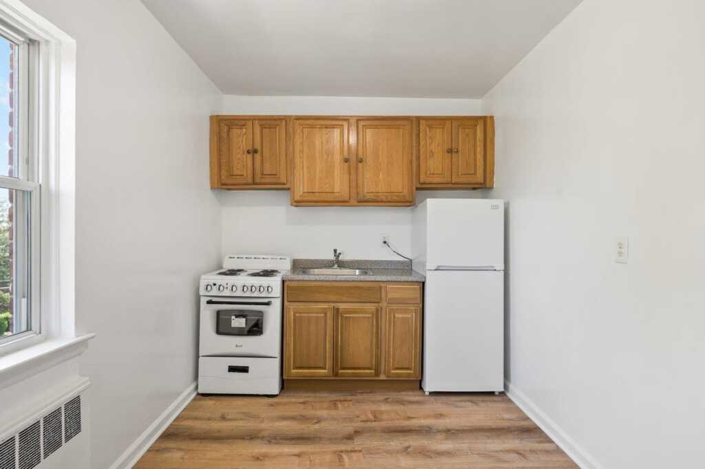 437 Pelham Road, Unit #B1, New Rochelle, NY 10805 - Photo 7 of 20