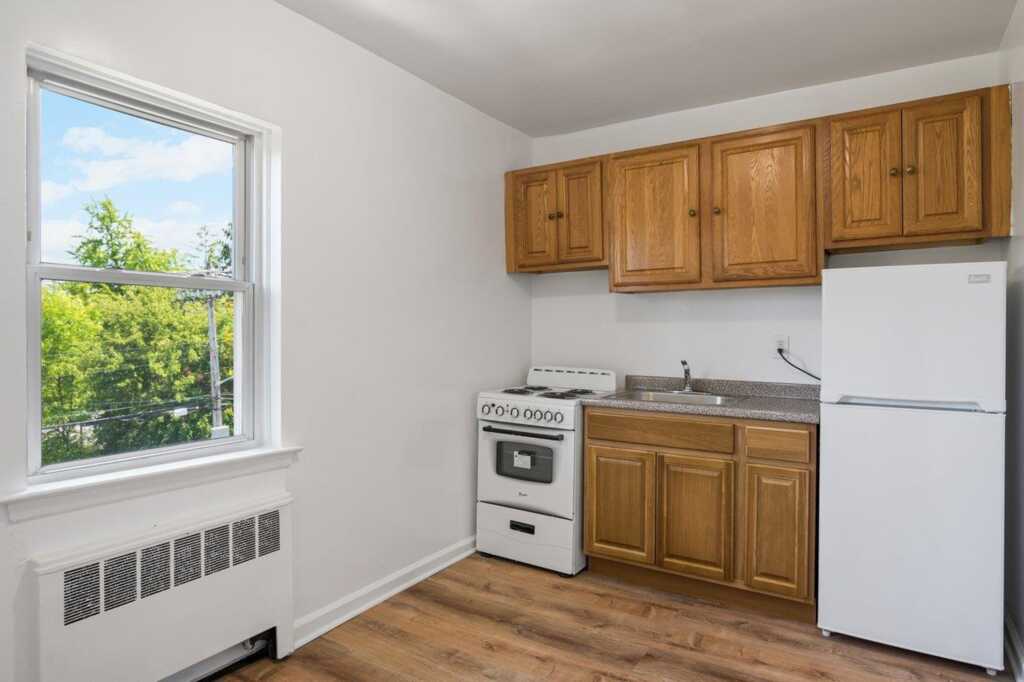 437 Pelham Road, Unit #B1, New Rochelle, NY 10805 - Photo 9 of 20