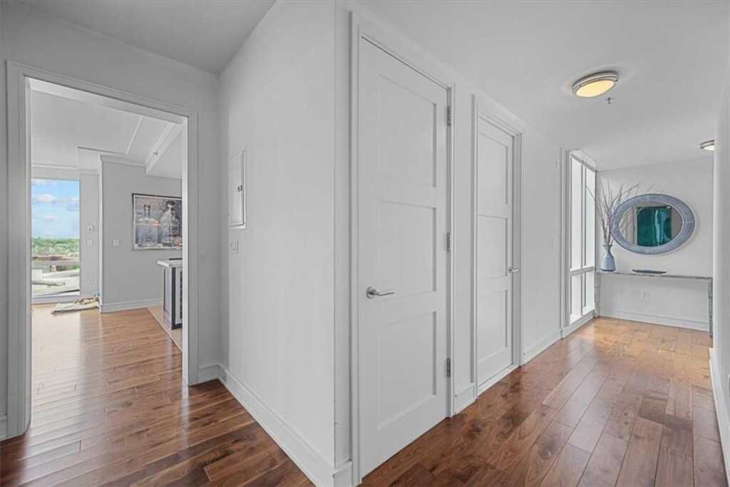 1 Renaissance Square, Unit #14D, White Plains, NY 10601 - Photo 4 of 27