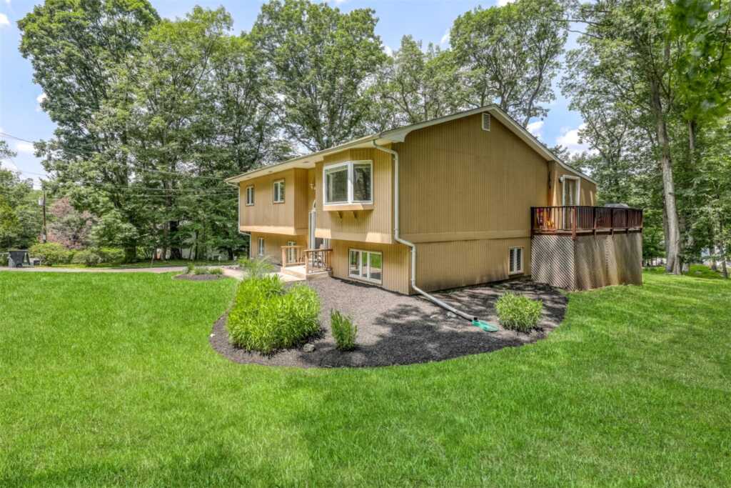 17 Onderdonk Road, Suffern, NY 10901 - Photo 4 of 26