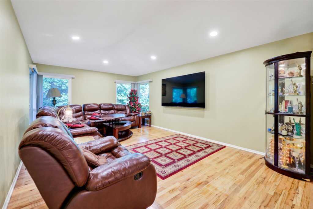 5 Medford Place, Nanuet, NY 10954 - Photo 10 of 41