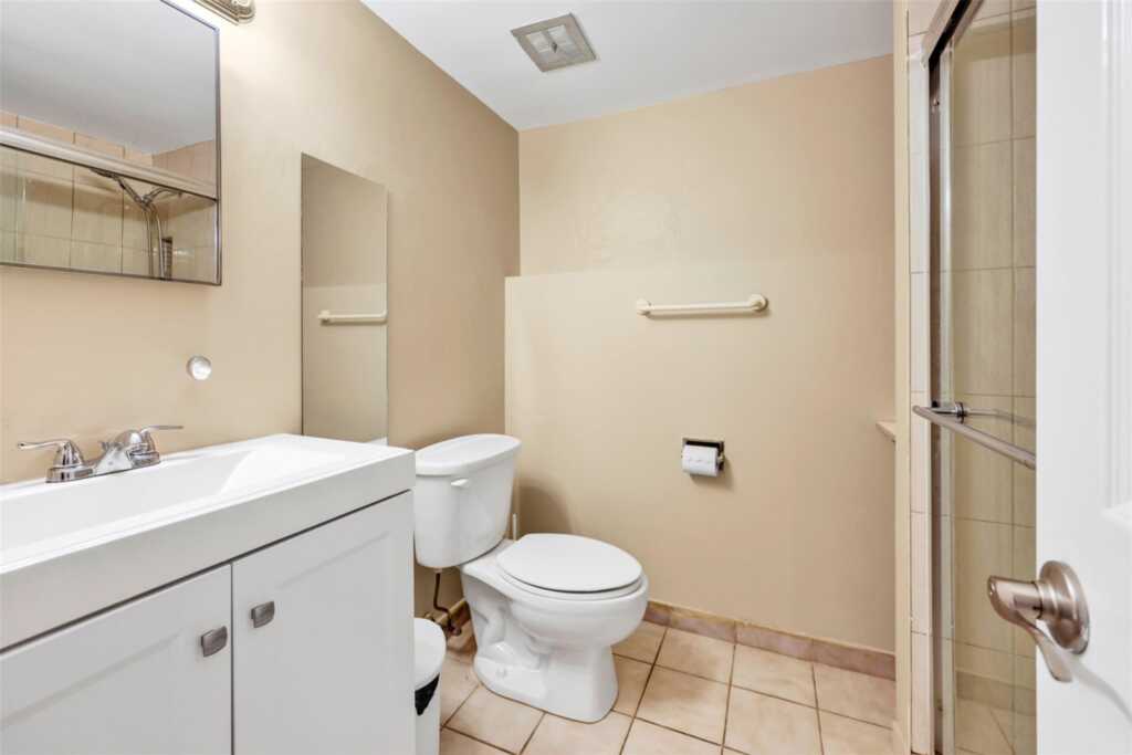 5 Medford Place, Nanuet, NY 10954 - Photo 16 of 41