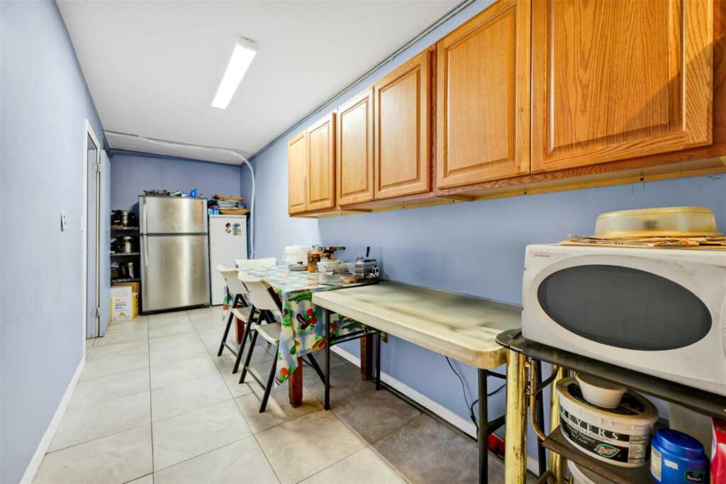 5 Medford Place, Nanuet, NY 10954 - Photo 28 of 41