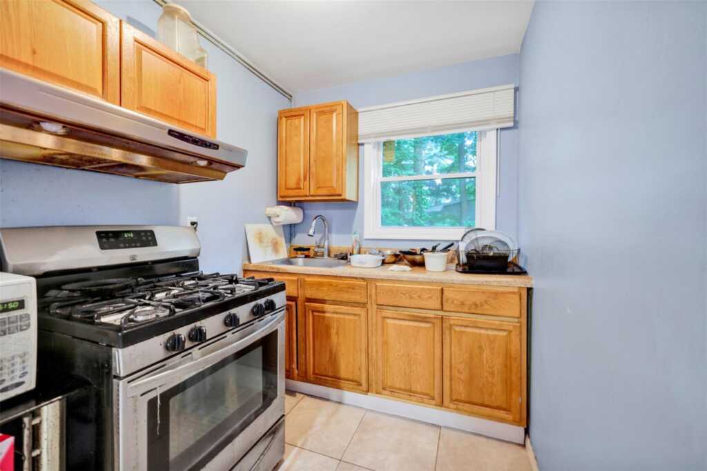 5 Medford Place, Nanuet, NY 10954 - Photo 29 of 41