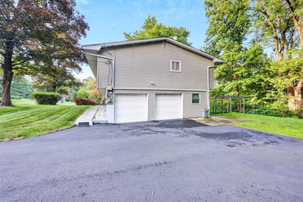 5 Medford Place, Nanuet, NY 10954 - Photo 36 of 41