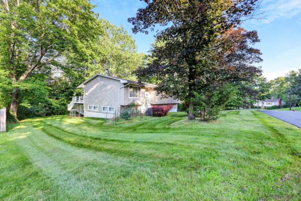 5 Medford Place, Nanuet, NY 10954 - Photo 38 of 41