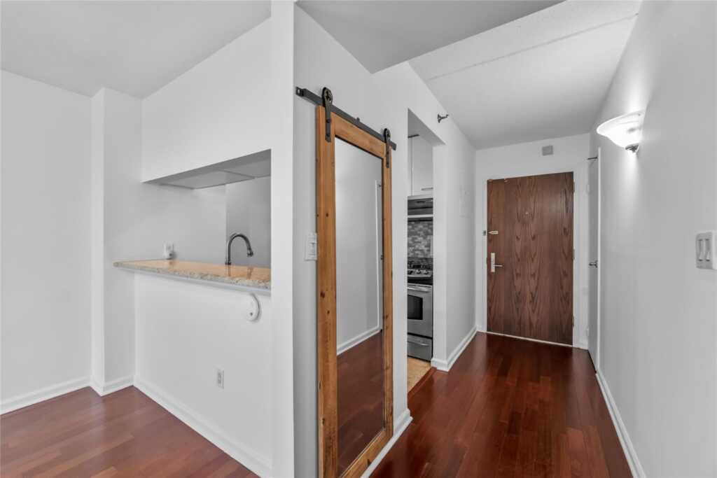 4 Martine Avenue, Unit #1109, White Plains, NY 10606 - Photo 3 of 23