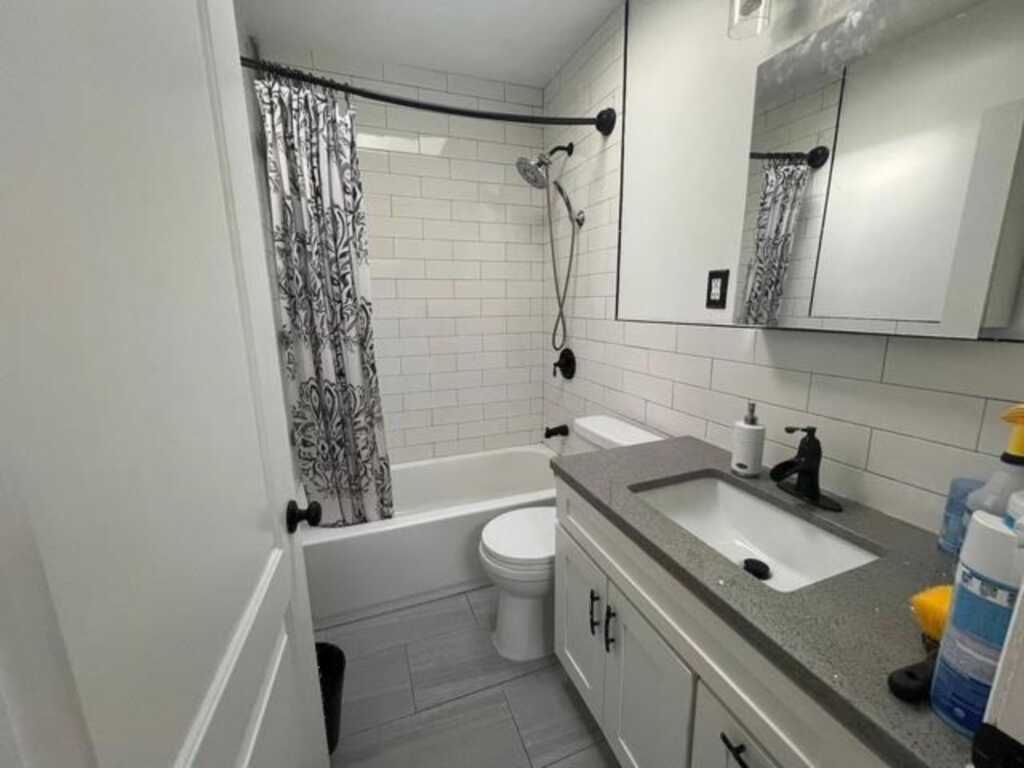 22 Stephenson Boulevard, Unit #2, New Rochelle, NY 10801 - Photo 6 of 8