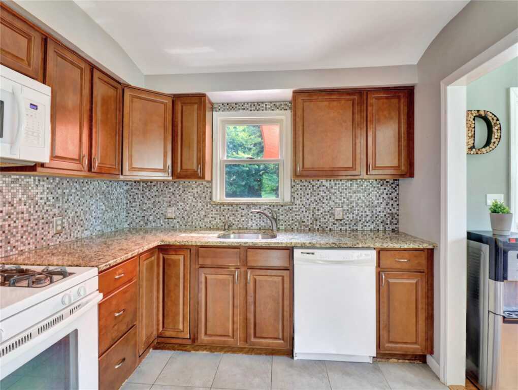 10 Victoria Drive, Nanuet, NY 10954 - Photo 17 of 38