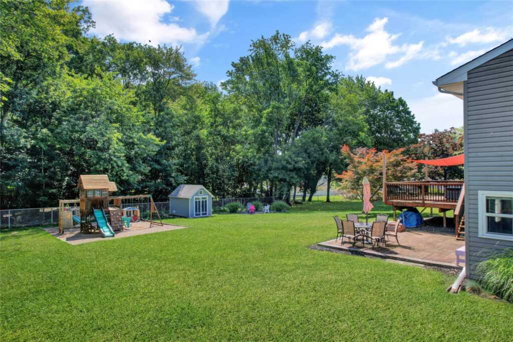 10 Victoria Drive, Nanuet, NY 10954 - Photo 35 of 38